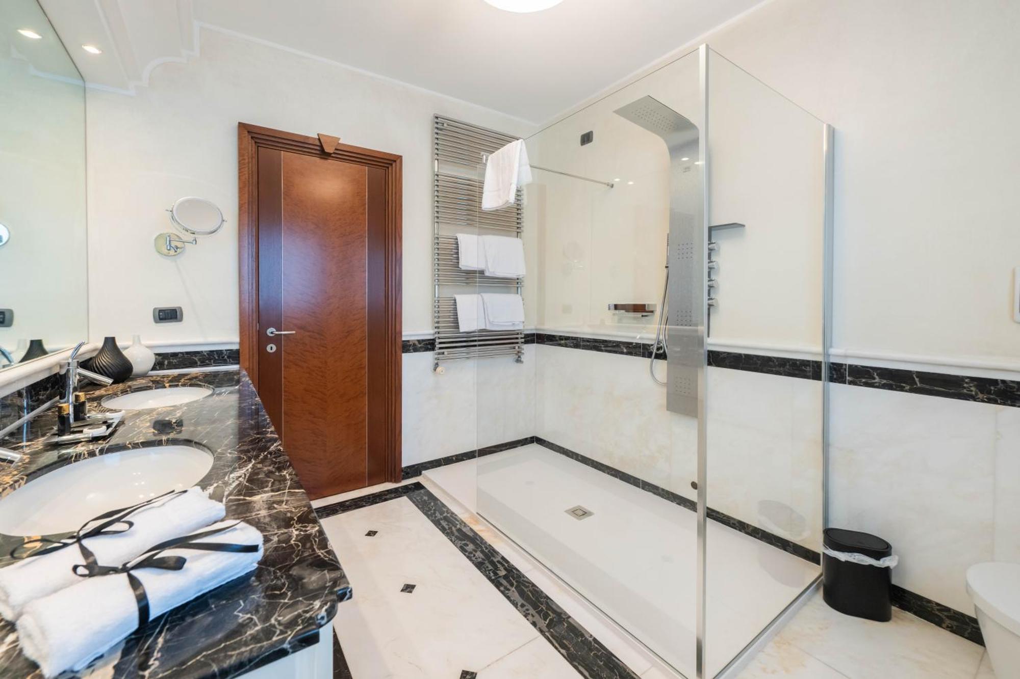 Airport Bea Rooms Azzano San Paolo Екстер'єр фото