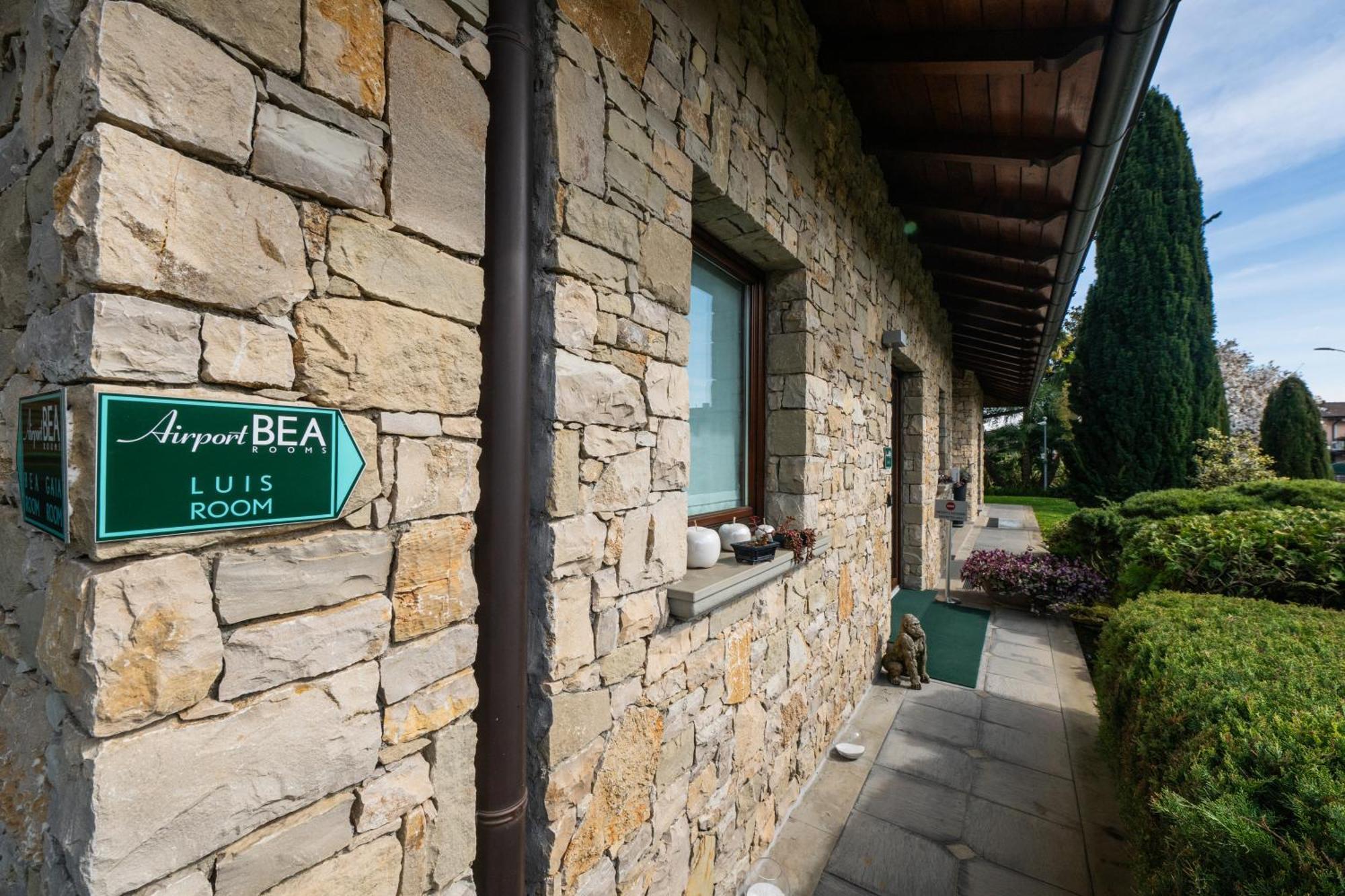 Airport Bea Rooms Azzano San Paolo Екстер'єр фото